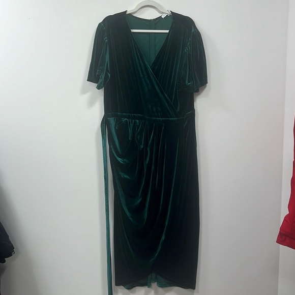 Ivy City Code Green Velvet Dress Size 2X - Picture 1 of 3